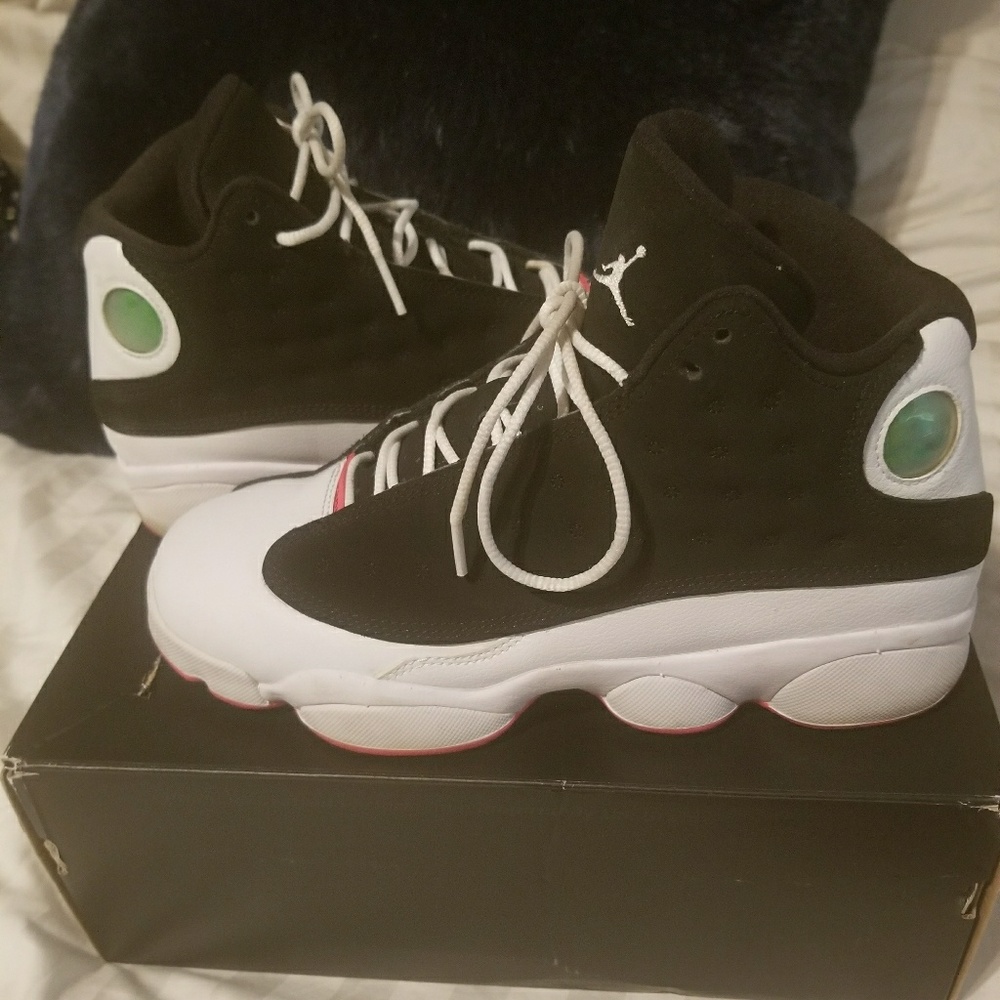 Air Jordan Retro 13 (7Y or 8.5 in Women)
